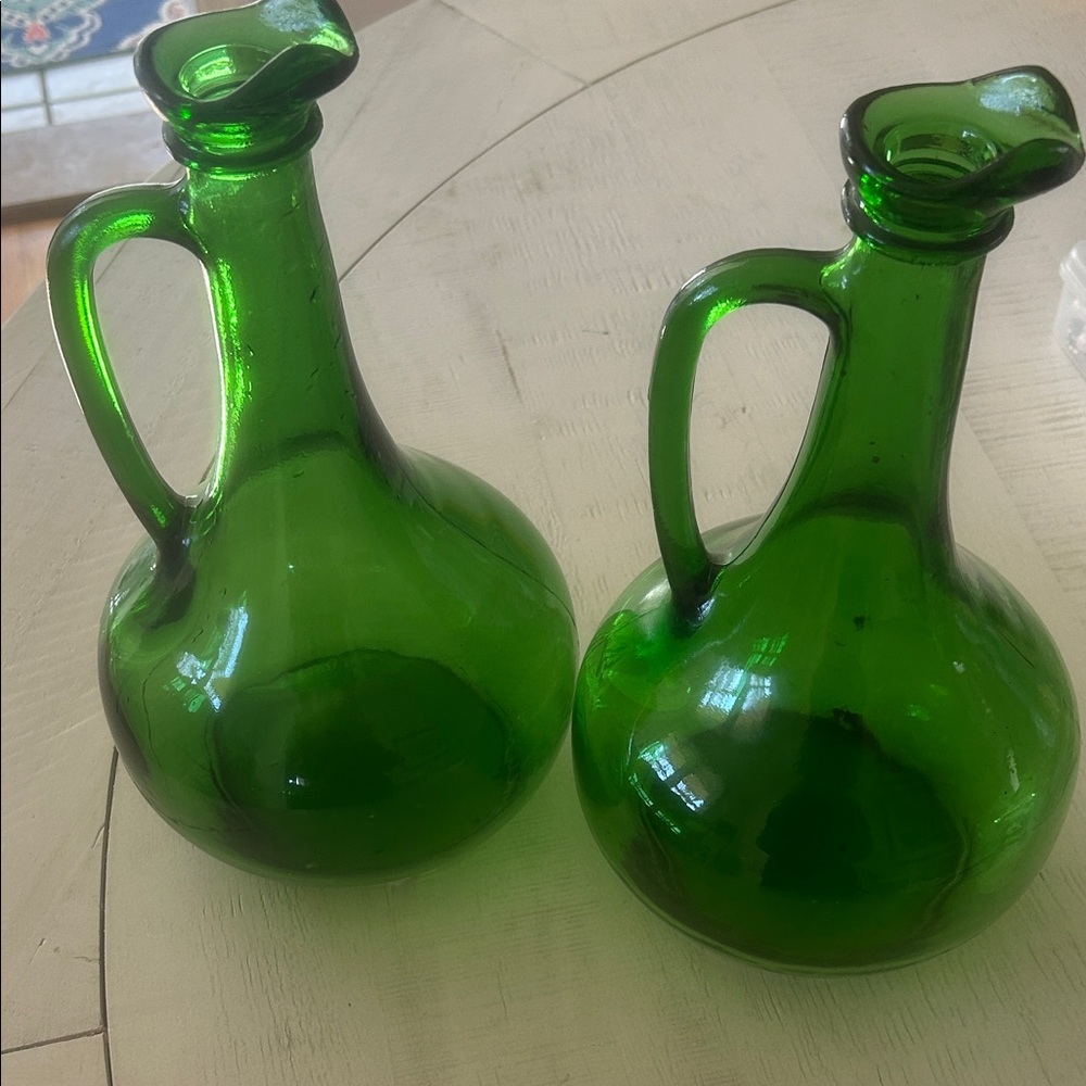 1976 Wine World 1.5L Green Glass Decanter Bottle w/Handle Pour Spout 11" TALL